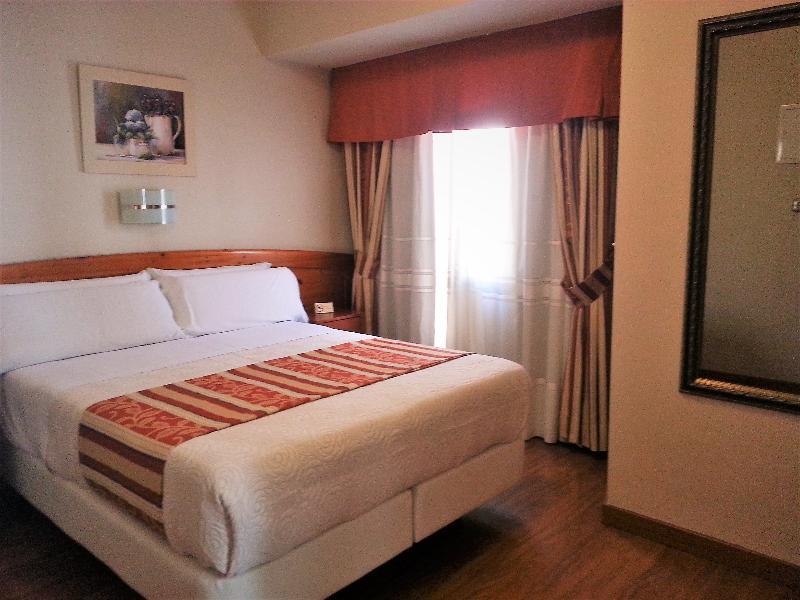 Hotel Alameda Малага Екстериор снимка